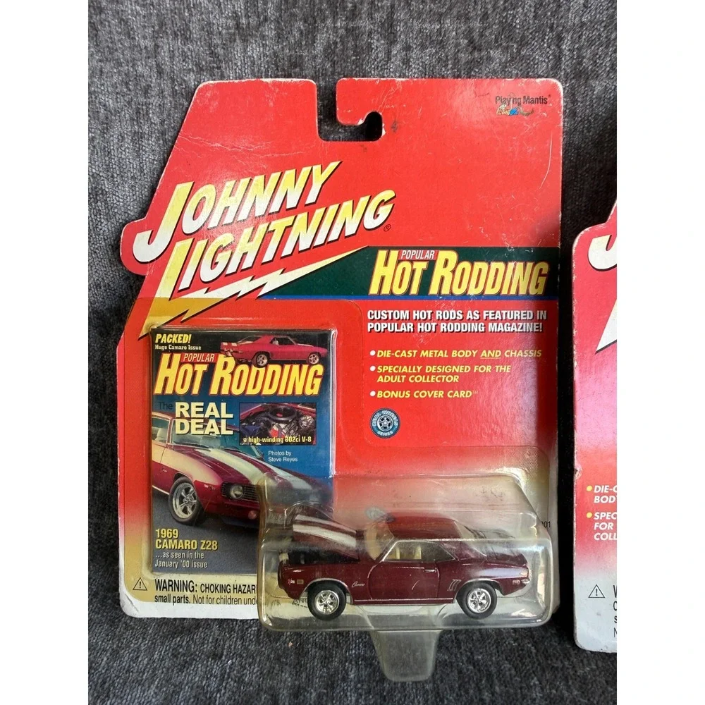 Lot 2 Johnny Lightning 1/64 1969 Camaro Z28 Hot Rodding & 1971 Pontiac GTO Green